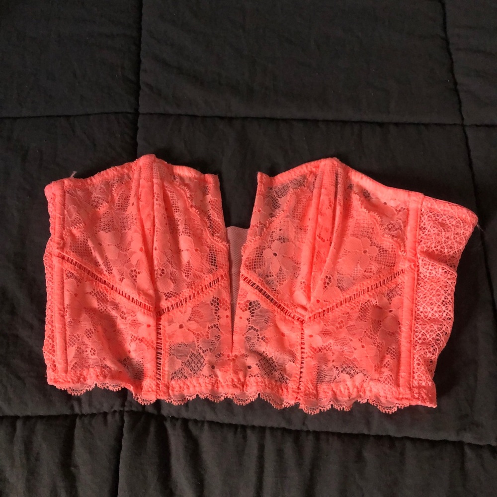 Victoria’s Secret top